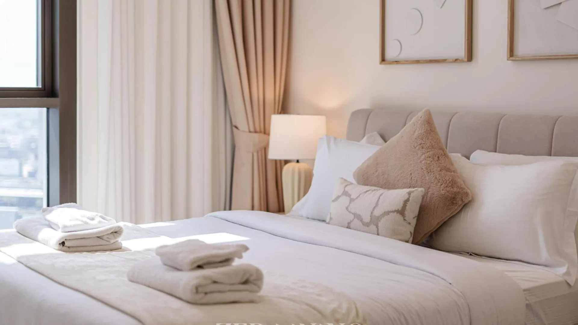 Zed Living - 2 Bedroom Next To Burj Khalifa - Burj Crown Dubai Apartment